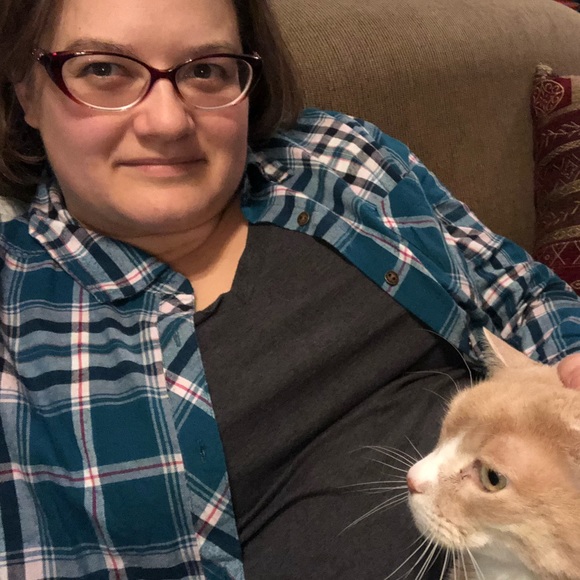 Meet your Posher, Beth - Picture 3 of 3